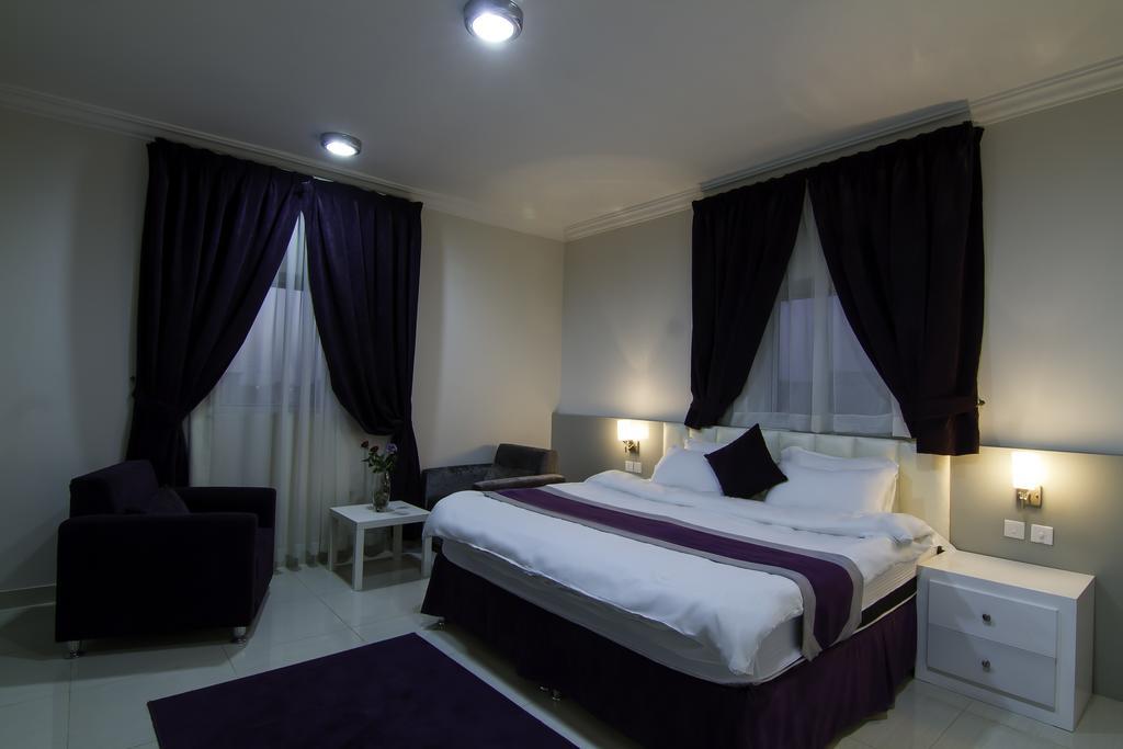 Rofan House Serviced Apartments Riaad Kamer foto